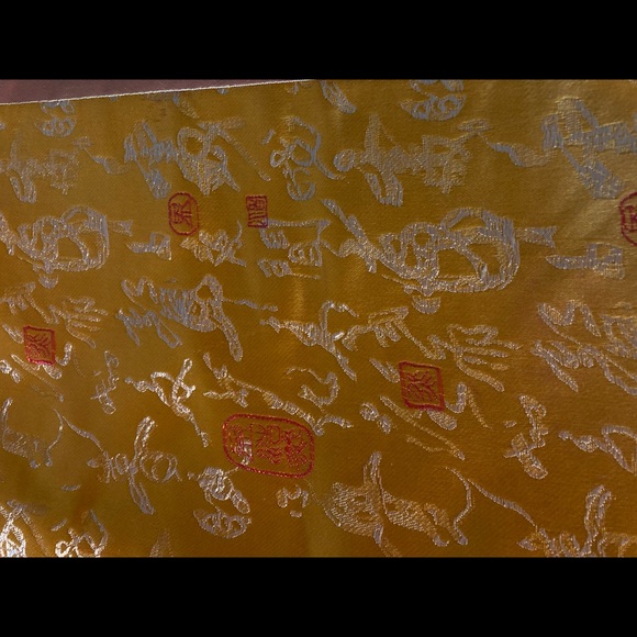 NWOT Asian Inspired Table Runner & Placemats Gold Black Satin Tassel. - Picture 6 of 6